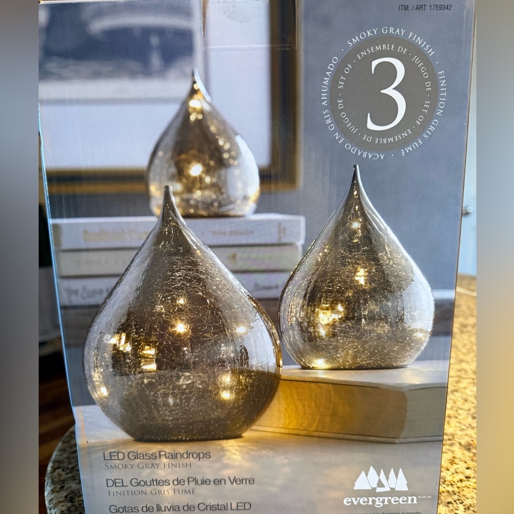 Ever green LED raindrops